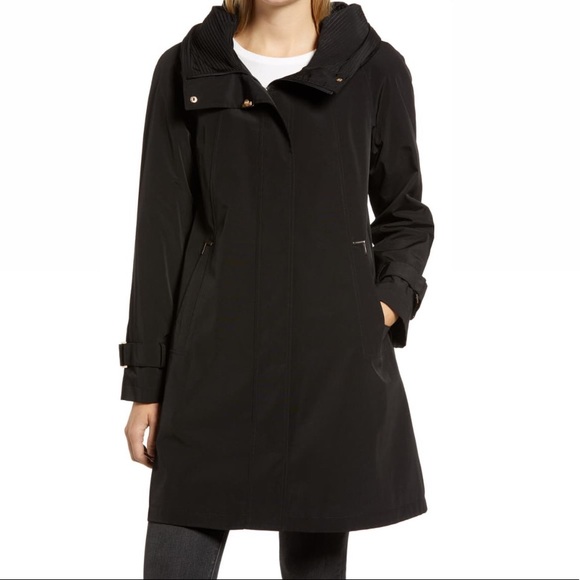 Gallery Black Pleated Collar Raincoat 